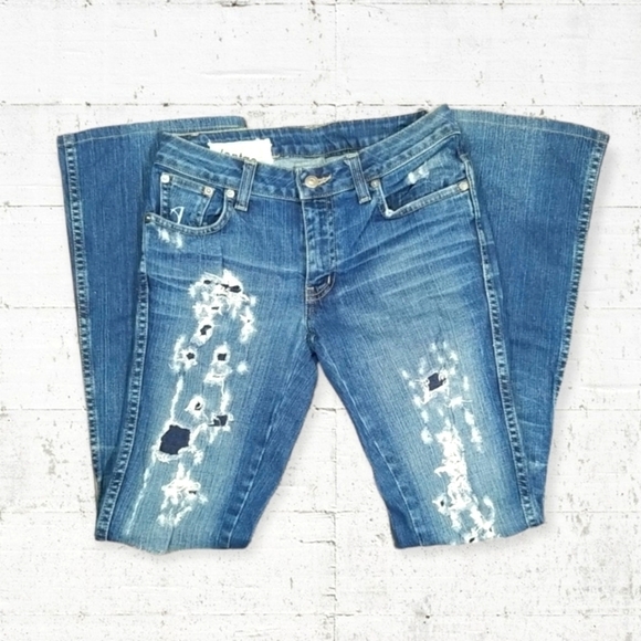 Iron Army Women's Jeans Size 26 Naturally Distressed Flaired Bottom Canadian - Picture 2 of 7